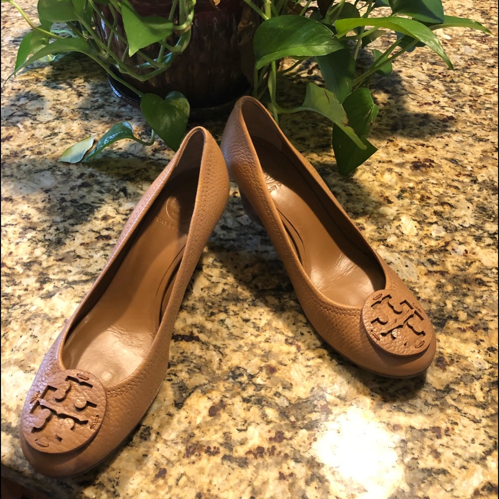 Beautiful tan Tory Burch wedge heels